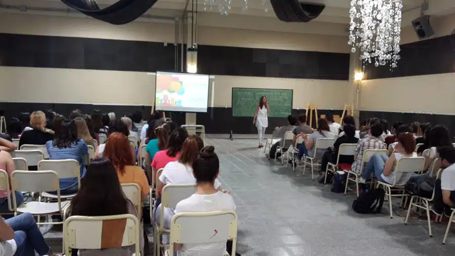 Charla motivacional en Bellas Artes, a cargo de nuestra co-fundadora Sarita Ferreyra