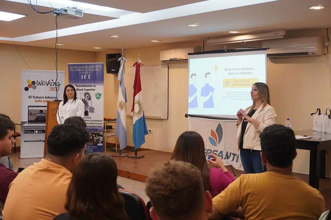 Working 360: Formación en Congreso Escolar para el Primer Empleo