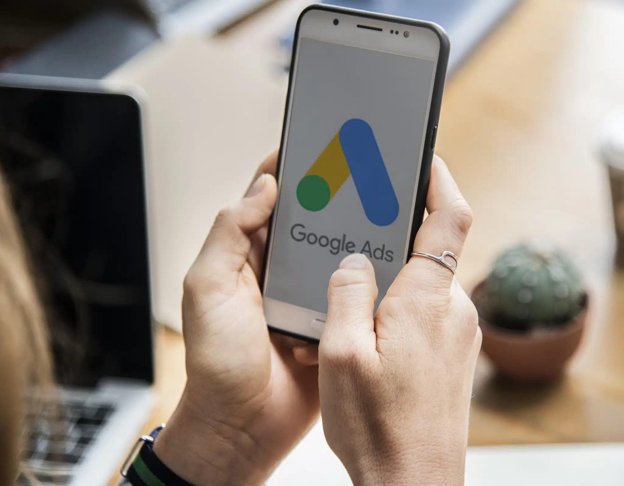 Impacto de Google Ads en el crecimiento del comercio electrónico en Uruguay